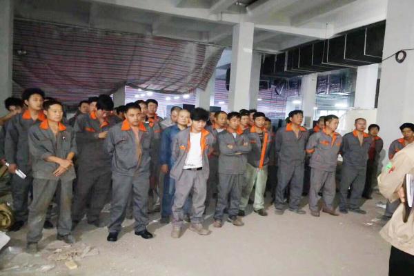 工程开工时，安全、技术交底