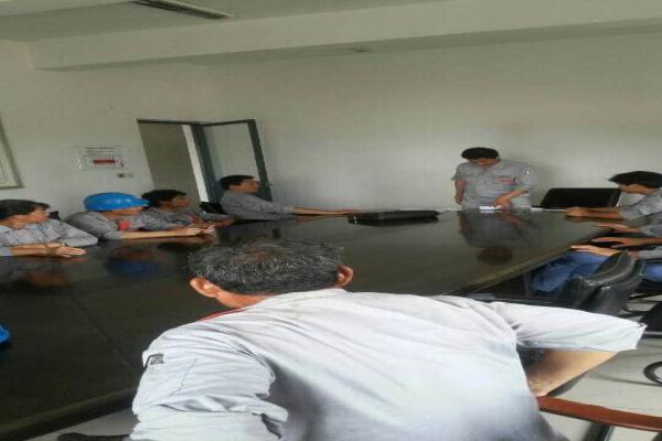 工程开工时，安全、技术交底